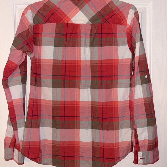Eddie Bauer Women’s Button Up Long Sleeve Collared Red Plaid Shirt Small - Picture 3 of 3